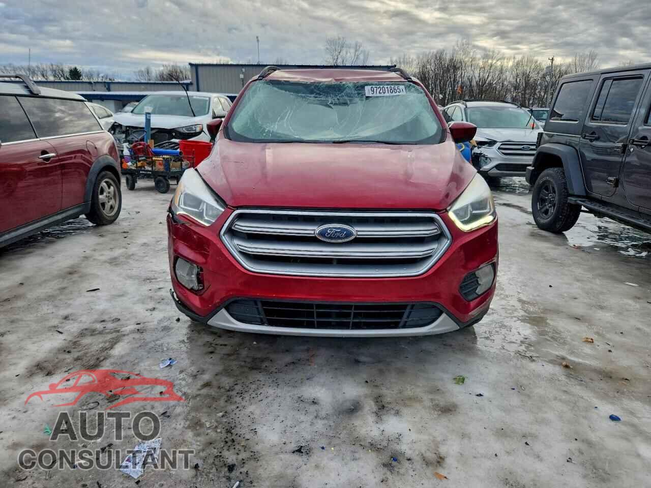 FORD ESCAPE 2017 - 1FMCU0GDXHUE06099