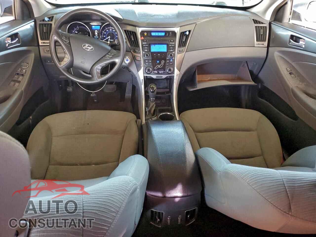 HYUNDAI SONATA 2013 - KMHEC4A41DA076182