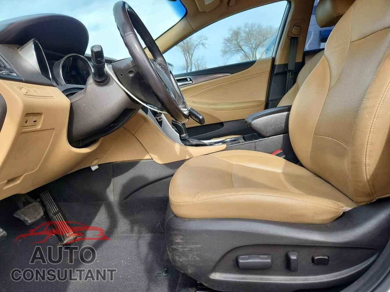 HYUNDAI SONATA 2013 - KMHEC4A44DA080551