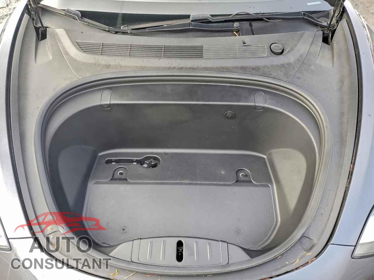 TESLA MODEL 3 2019 - 5YJ3E1EB4KF477369