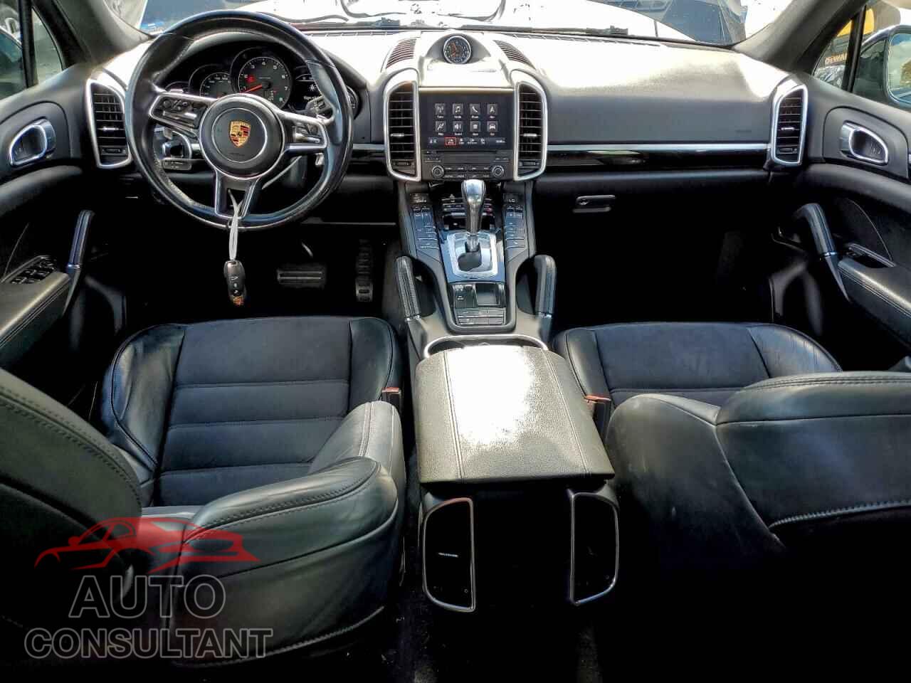 PORSCHE CAYENNE 2018 - WP1AA2A23JKA03136