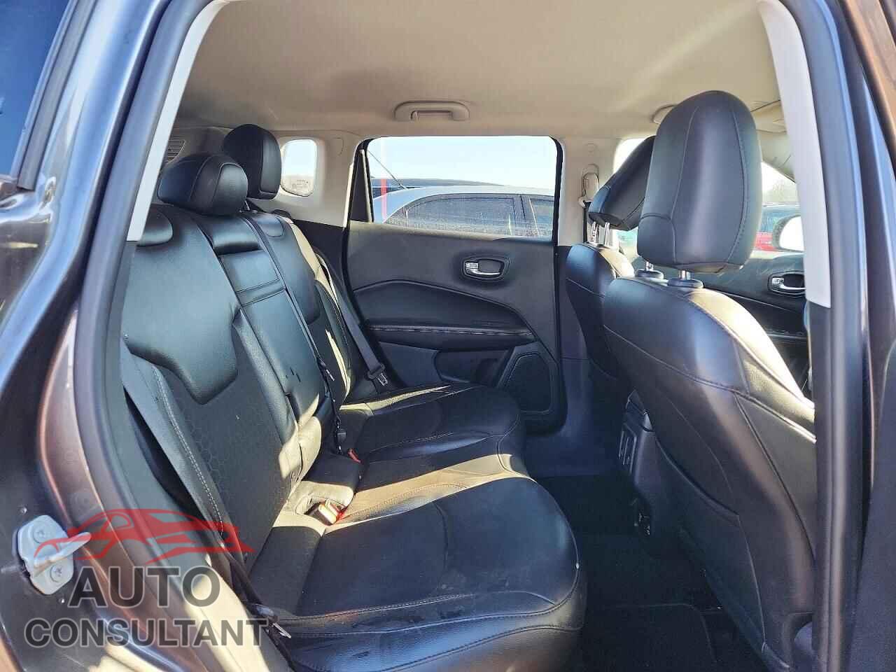 JEEP COMPASS 2019 - 3C4NJDBB0KT647352