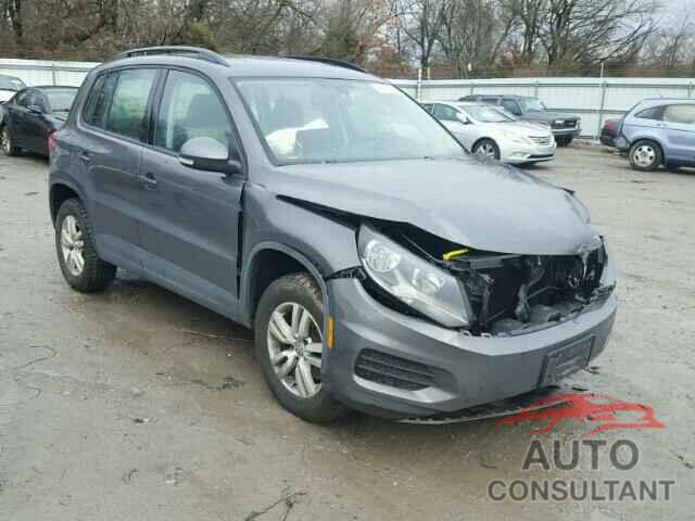 VOLKSWAGEN TIGUAN 2016 - WVGBV7AX5GW546309