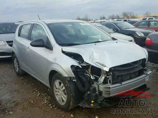 CHEVROLET SONIC 2015 - 1G1JC6SH0F4112440