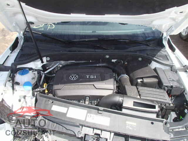 VOLKSWAGEN PASSAT 2015 - 1VWAT7A37FC043462