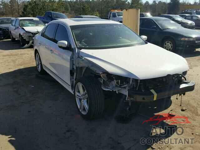 VOLKSWAGEN PASSAT 2015 - 1VWCS7A30FC051947