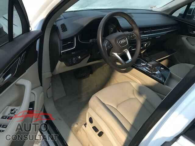 AUDI Q7 2017 - WA1VAAF76HD042734