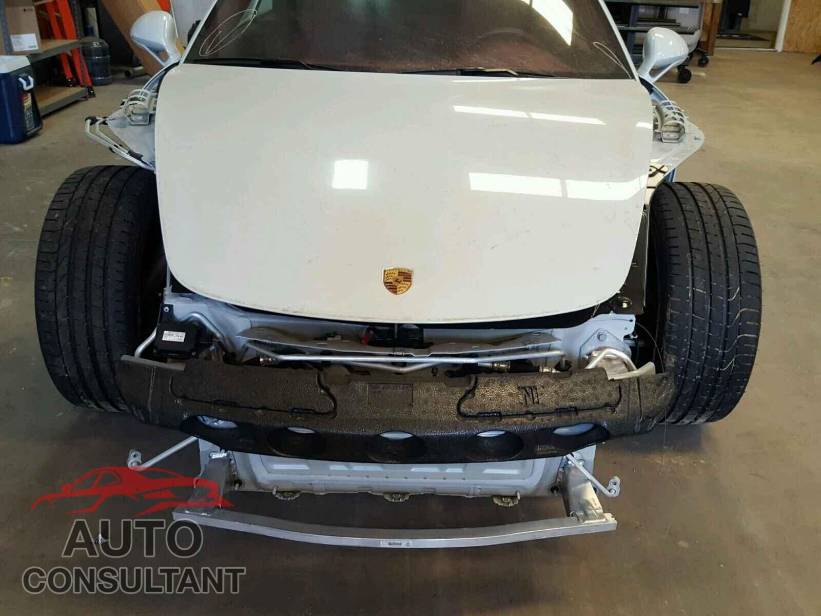 PORSCHE 911 2017 - WP0CA2A98HS142177