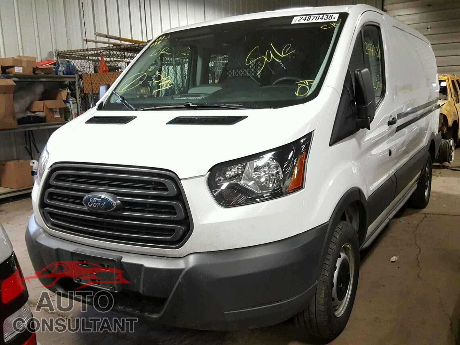 FORD TRANSIT CO 2017 - 1FTYR1YM6HKA49743