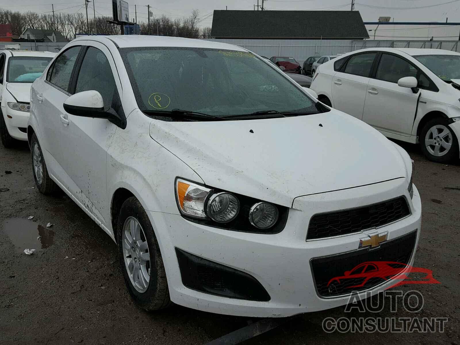 CHEVROLET SONIC 2015 - 1G1JC5SB9F4182816