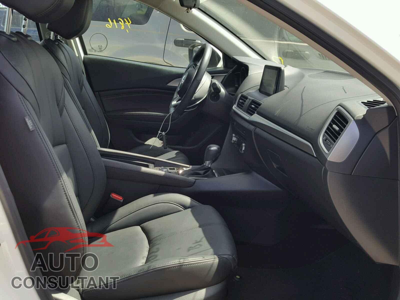 MAZDA 3 2017 - 3MZBN1V79HM124330