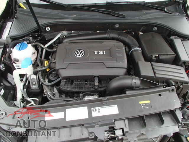 VOLKSWAGEN PASSAT 2015 - 1VWAT7A34FC006921