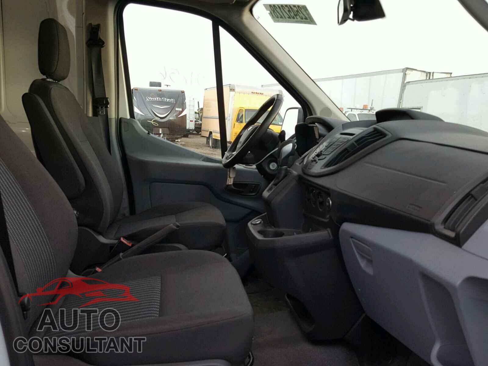 FORD TRANSIT CO 2017 - 1FTYR3XGXHKA36551