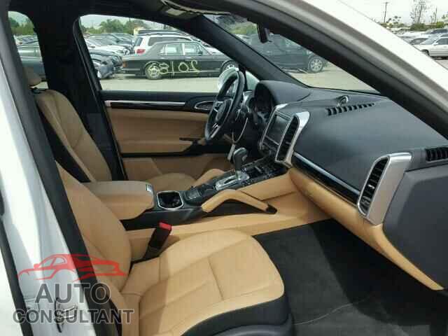 PORSCHE CAYENNE 2016 - WP1AA2A2XGLA04495