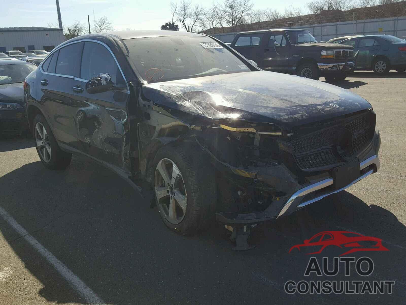 MERCEDES-BENZ GLC300 2018 - WDC0J4KB1JF317751