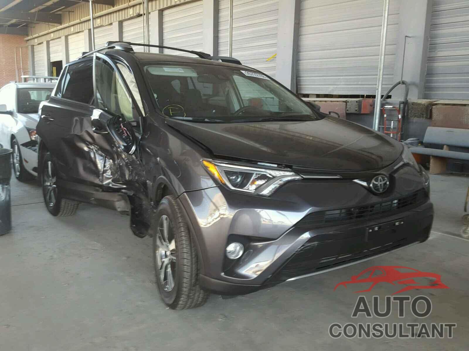 TOYOTA RAV4 2017 - JTMWFREV4HJ713992