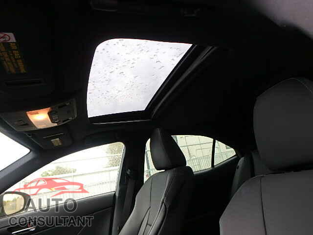 LEXUS IS250 2014 - JTHBF1D28E5033510