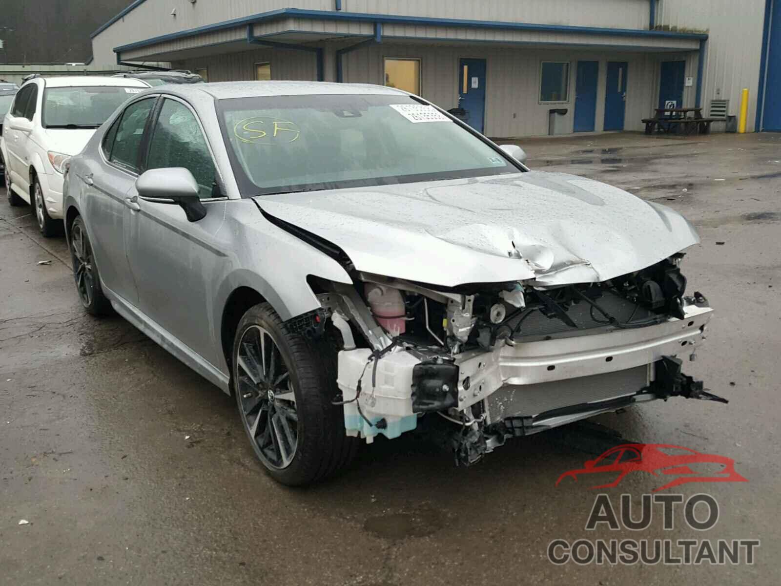 TOYOTA CAMRY 2018 - 4T1B61HK7JU038866