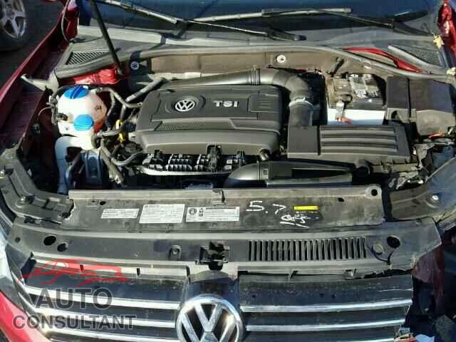 VOLKSWAGEN PASSAT 2015 - 1VWAT7A32FC046625