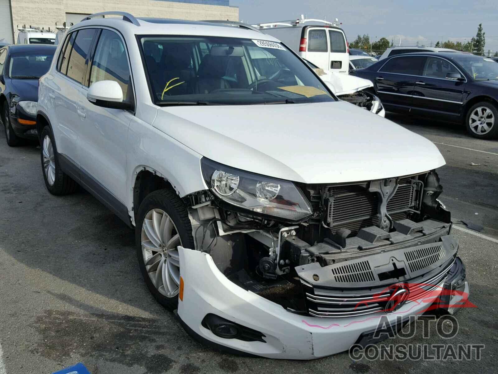 VOLKSWAGEN TIGUAN 2015 - WVGAV7AX6FW504872