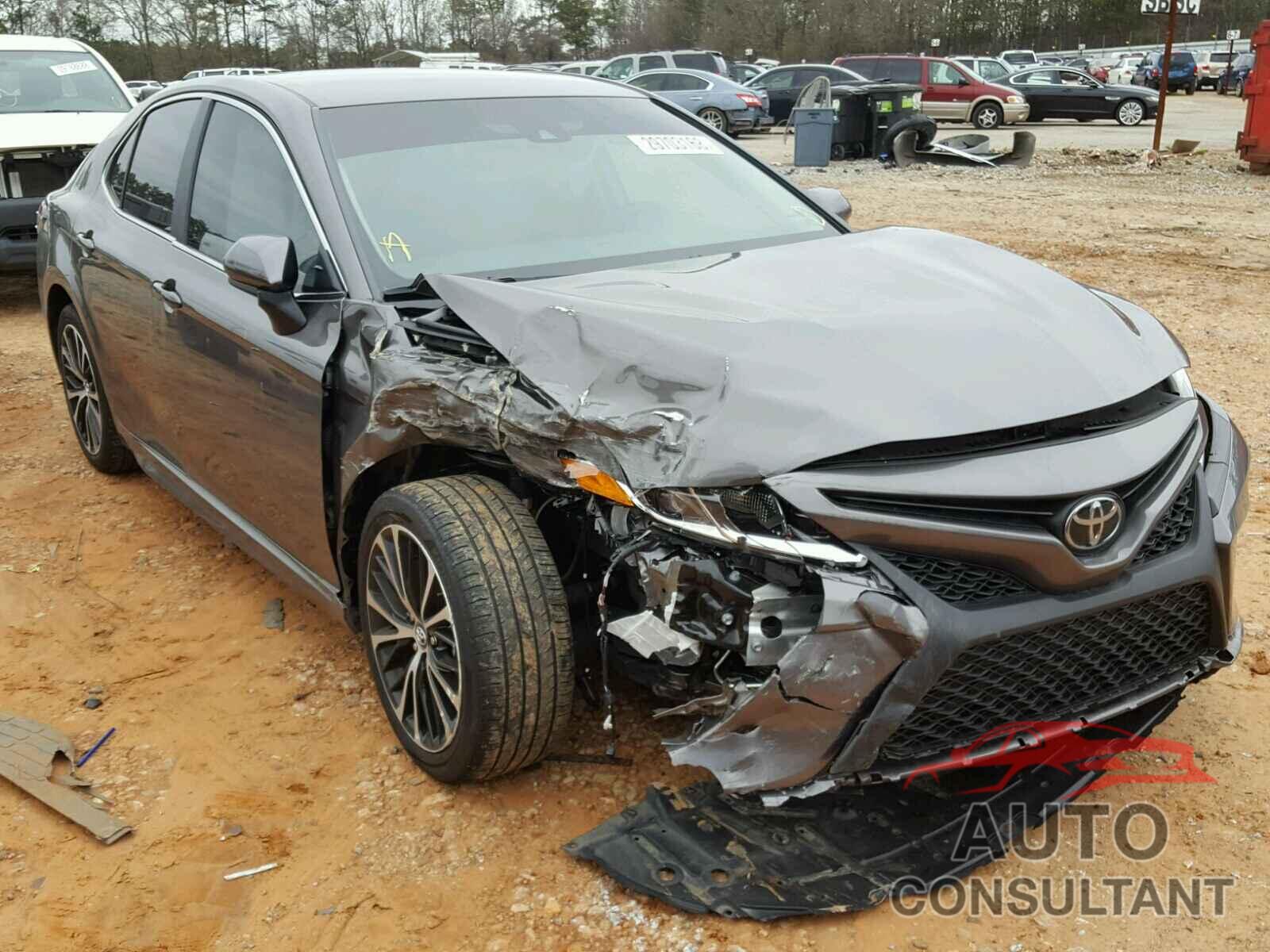 TOYOTA CAMRY 2018 - 4T1B11HK0JU517693