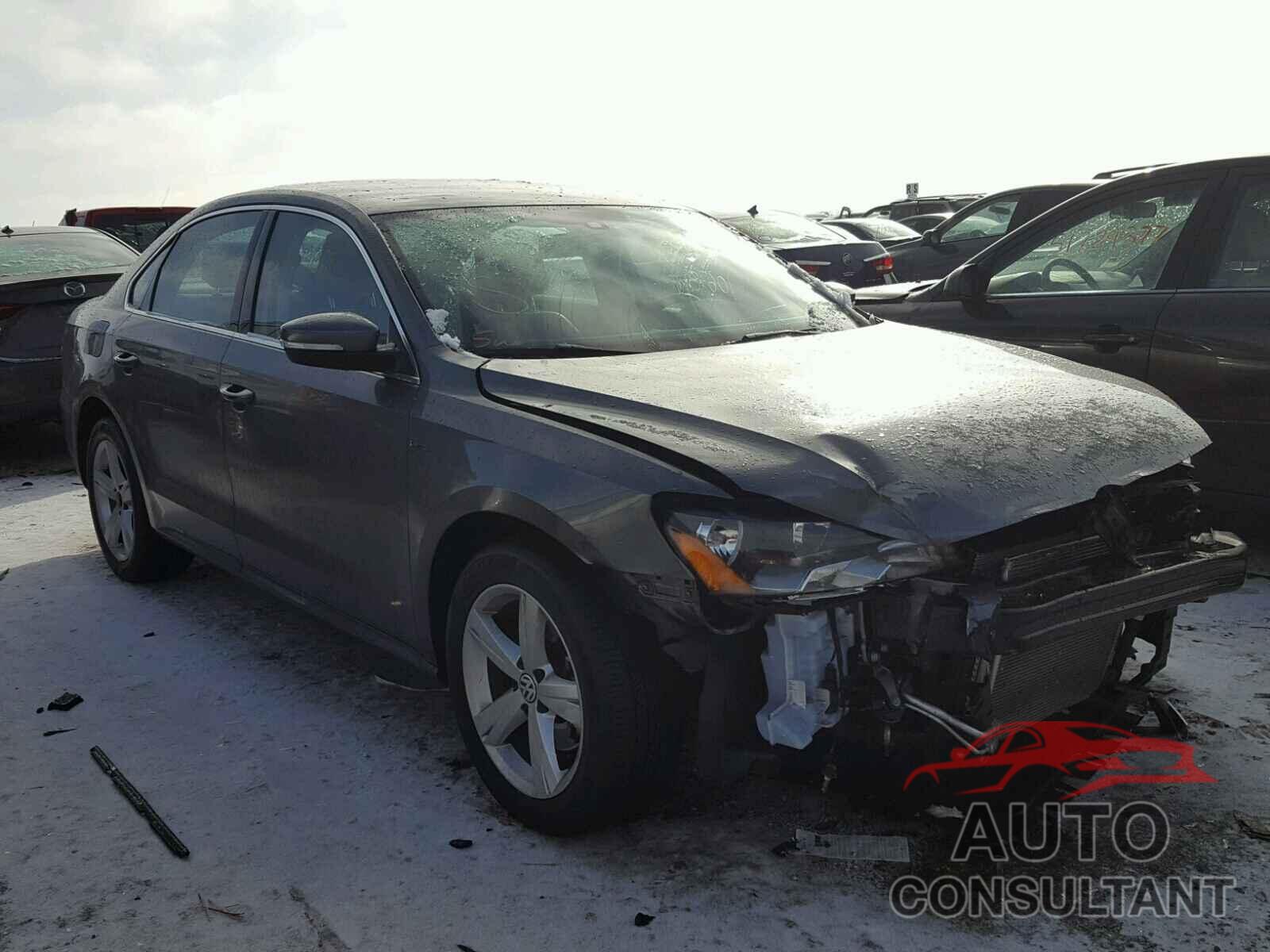 VOLKSWAGEN PASSAT 2015 - 1VWAT7A30FC113920