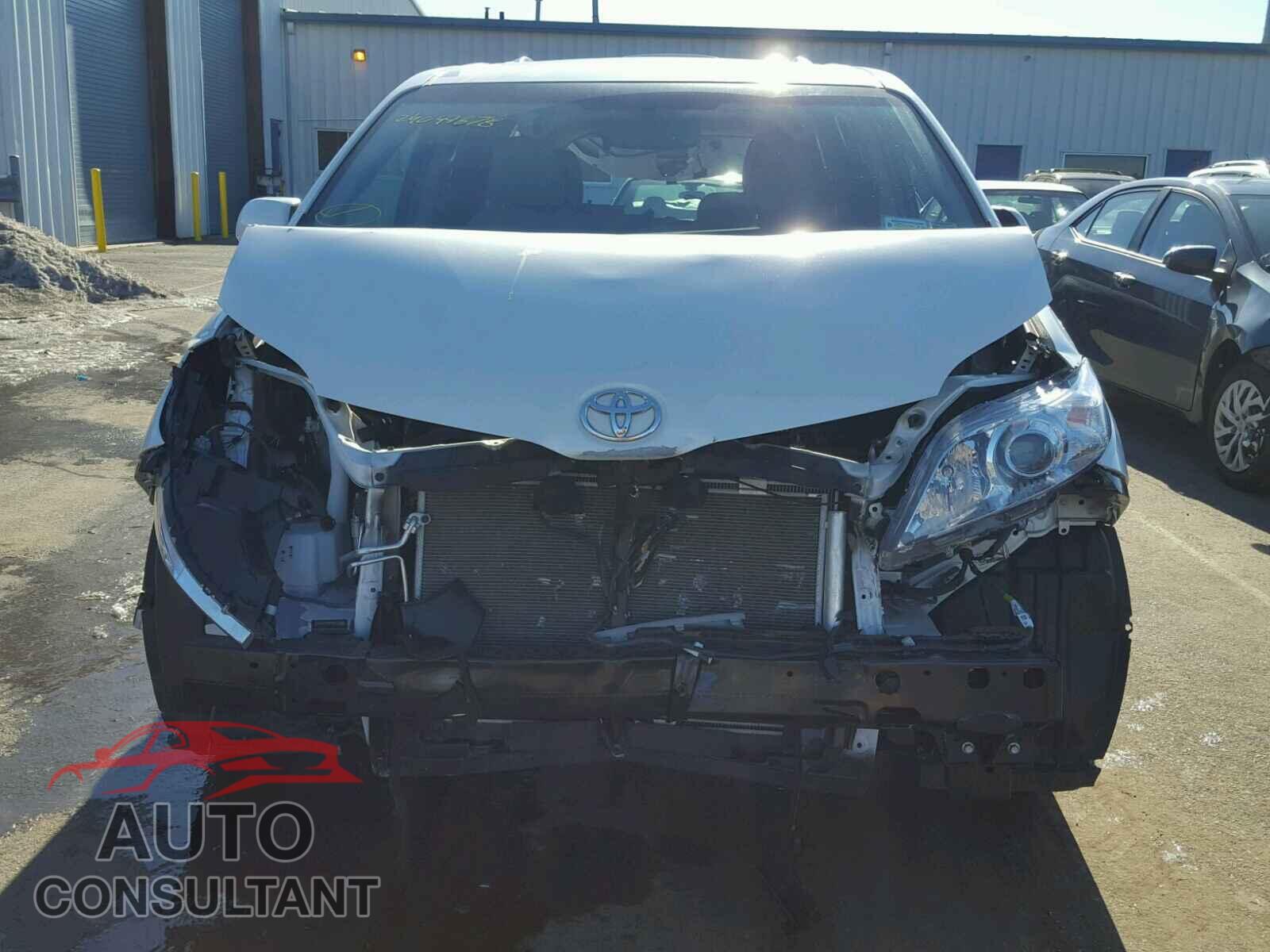 TOYOTA SIENNA 2017 - 5TDYZ3DC2HS780087