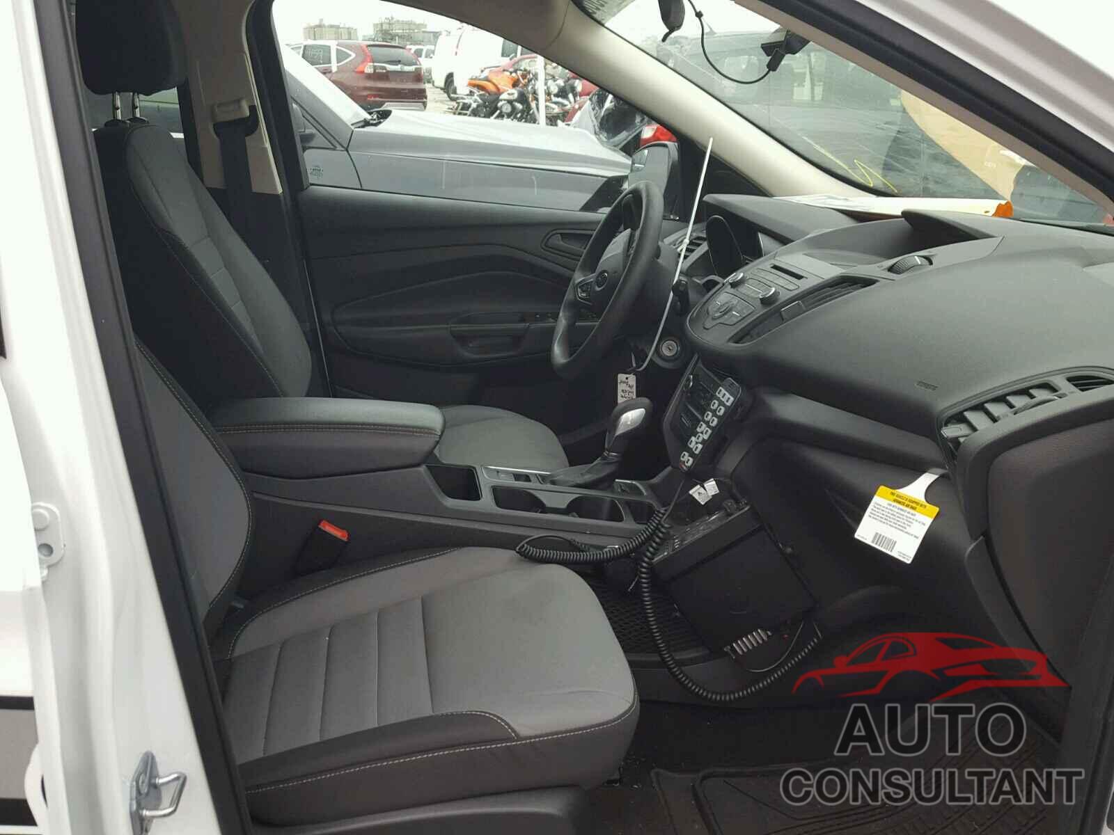 FORD ESCAPE 2017 - 1FMCU0F78HUD44388