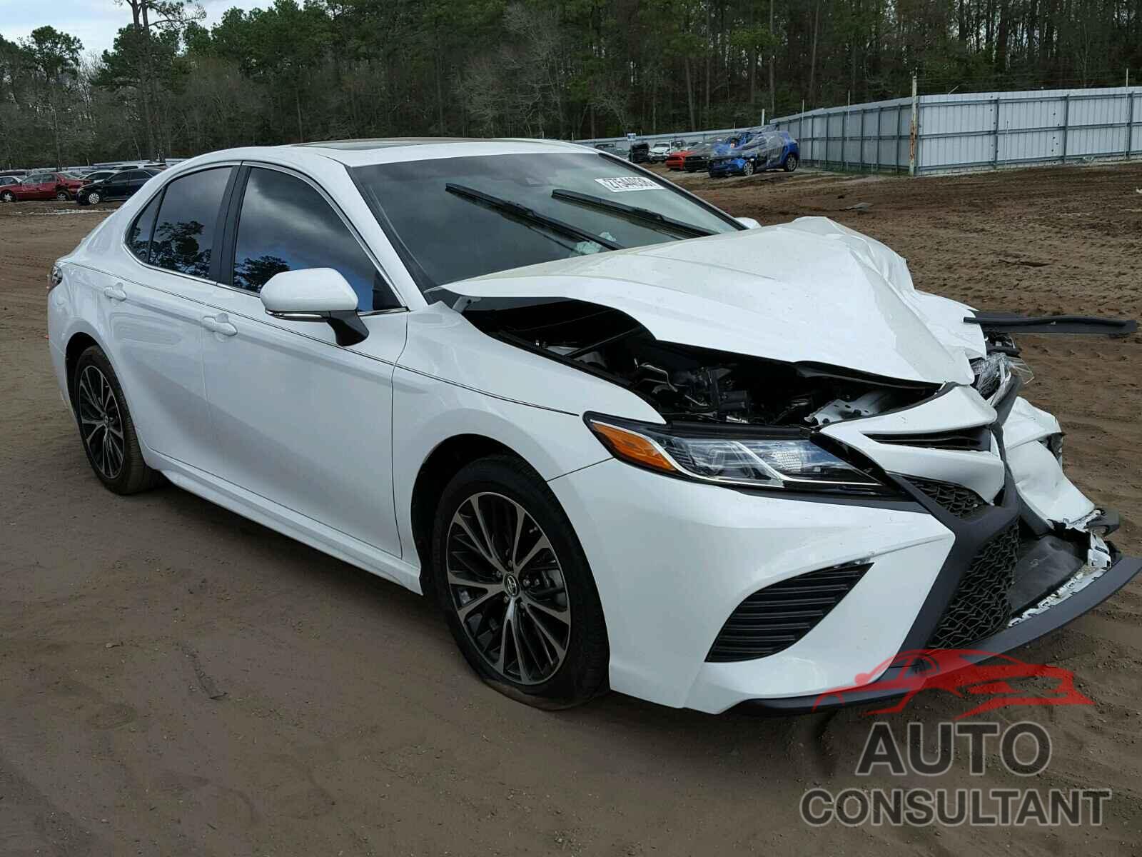 TOYOTA CAMRY 2018 - 4T1B11HK5JU046513