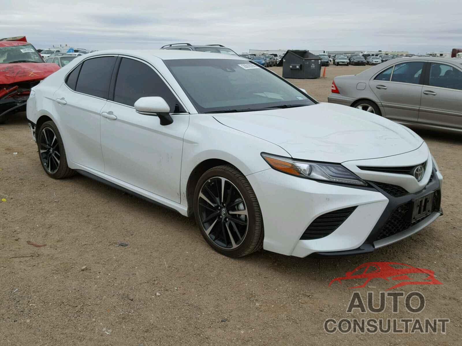 TOYOTA CAMRY 2018 - 4T1B61HK5JU003937