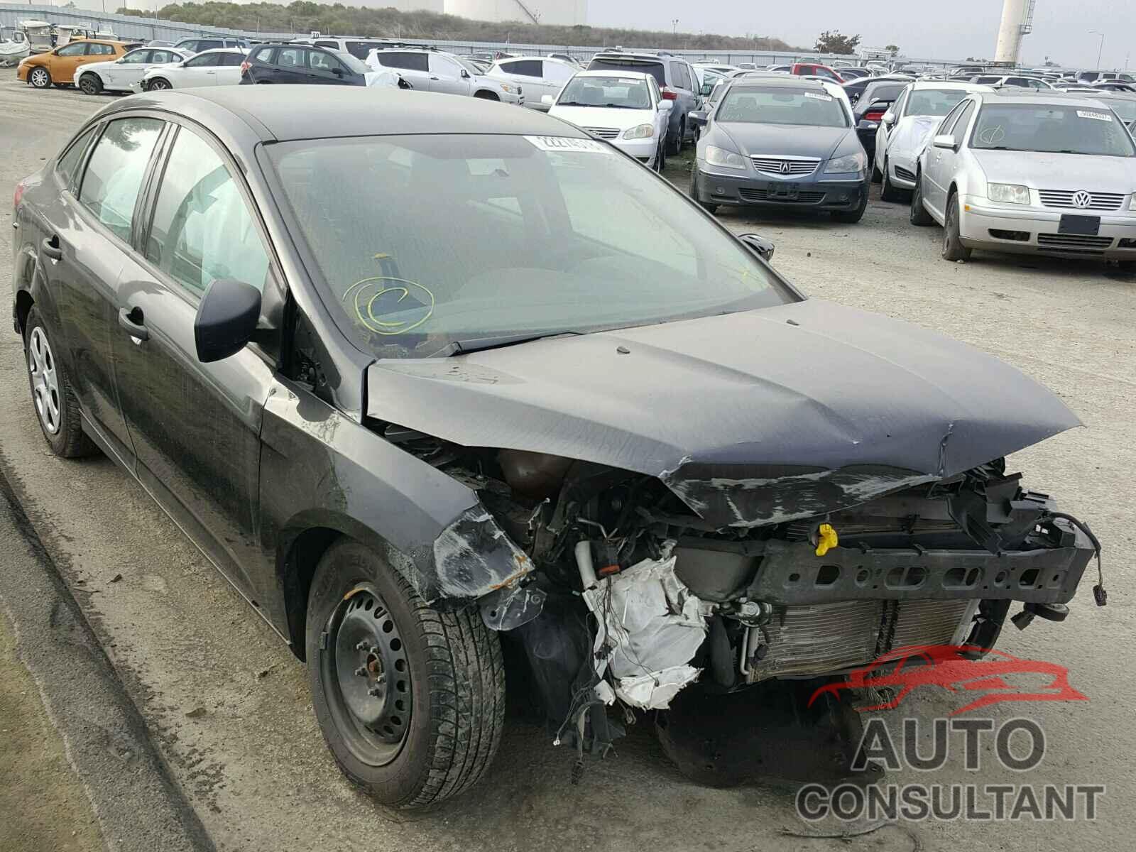 FORD FOCUS 2015 - 1FADP3E24FL349412