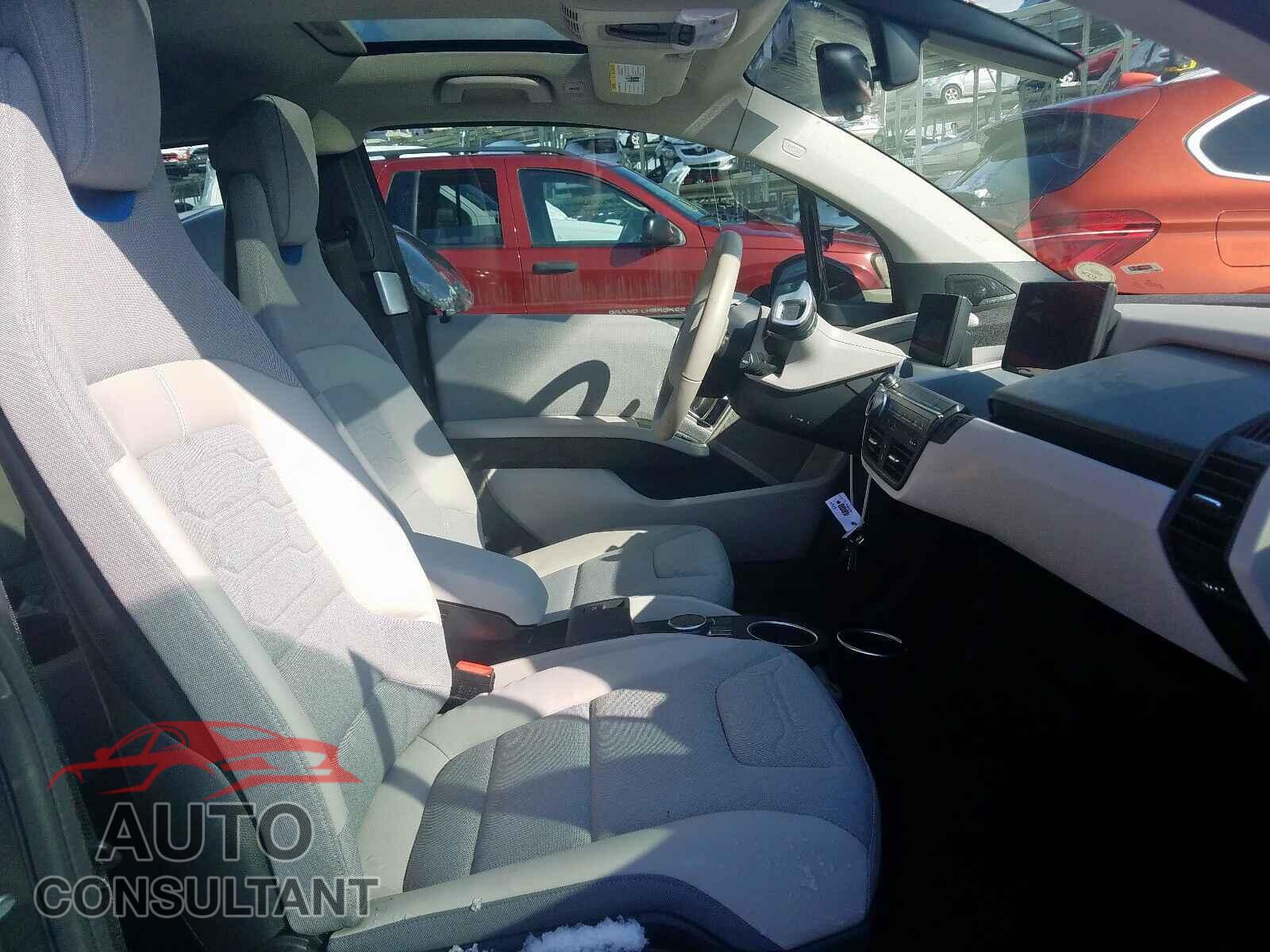 BMW I SERIES 2018 - 3KPC24A62LE112389