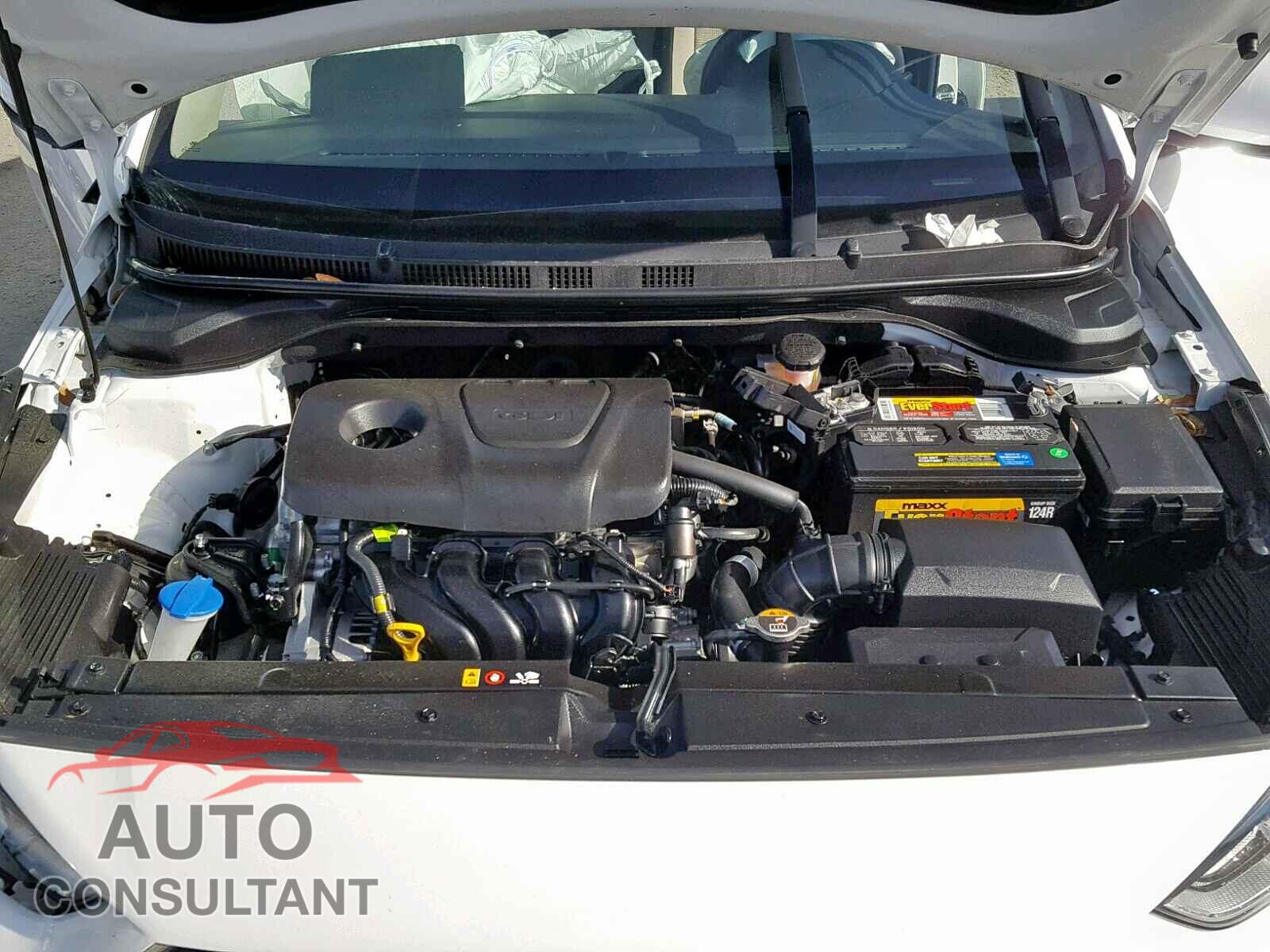 HYUNDAI ACCENT 2018 - KNDMB5C19H6309956