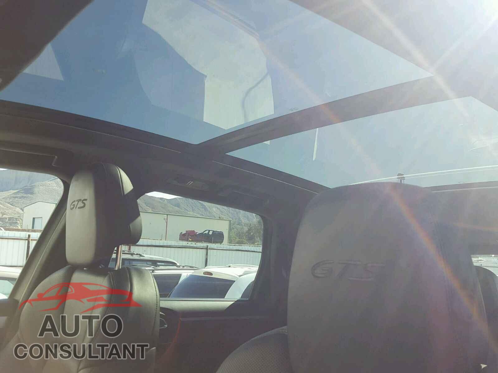 PORSCHE CAYENNE 2018 - WP1AD2A23JLA80493