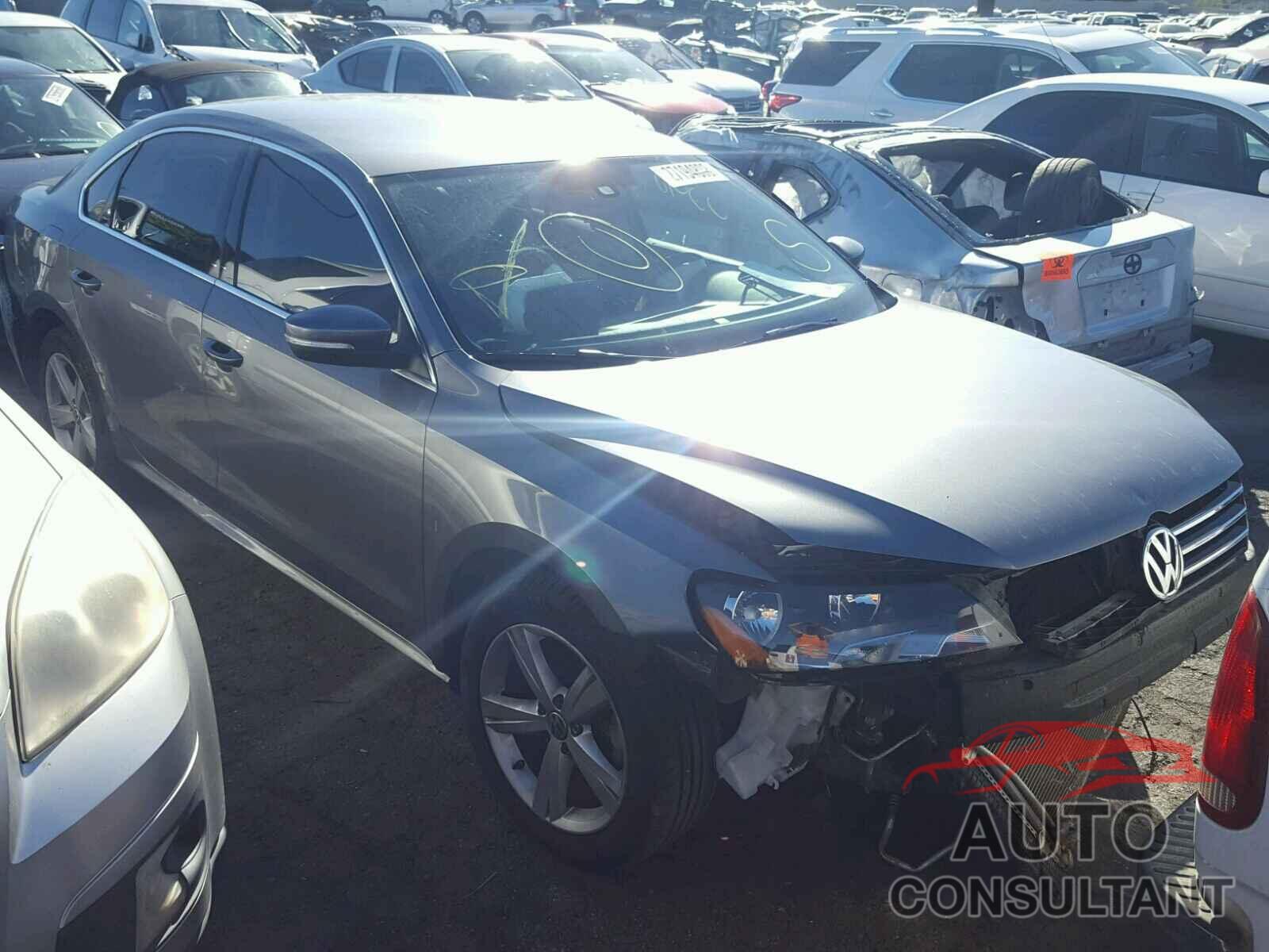 VOLKSWAGEN PASSAT 2015 - 1VWBT7A30FC035997