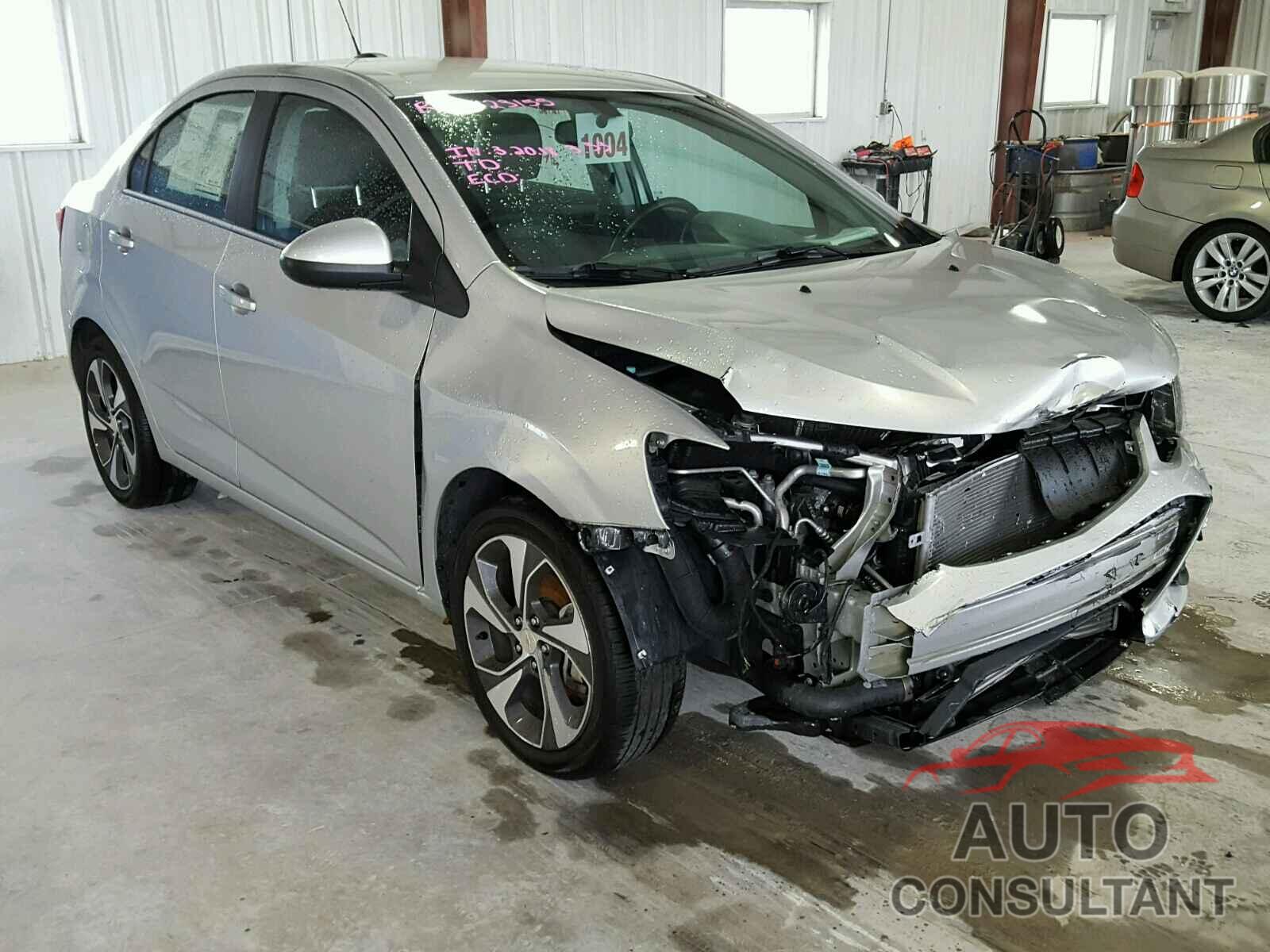 CHEVROLET SONIC 2017 - 1G1JF5SB4H4121870