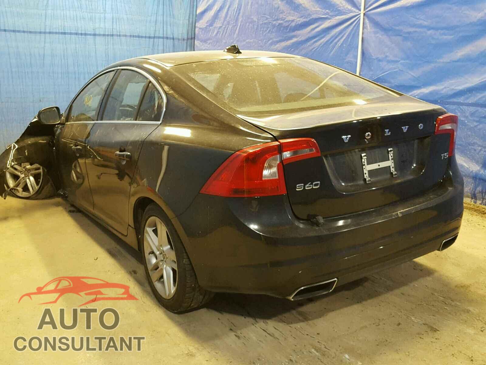 VOLVO S60 2015 - YV140MFB8F2315315