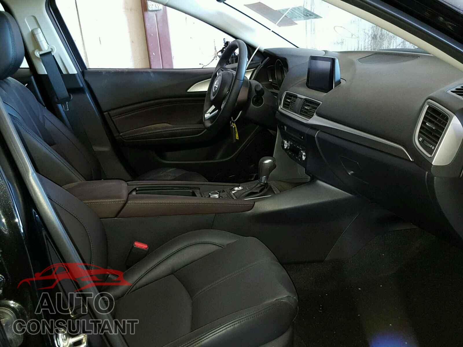 MAZDA 3 2017 - 3MZBN1L77HM134275