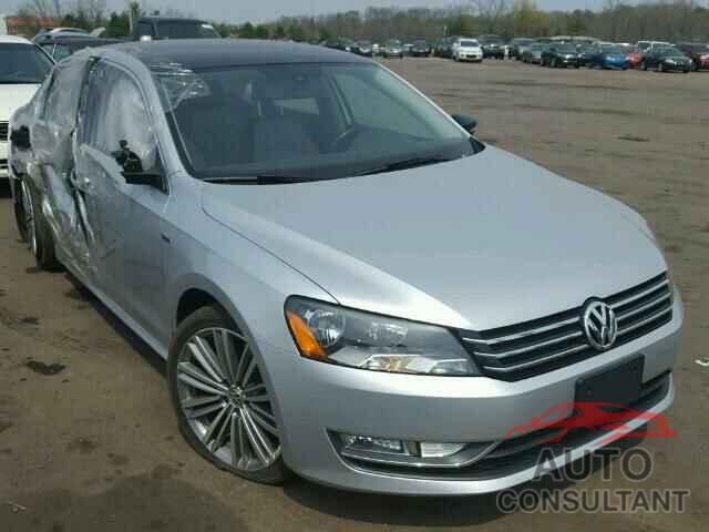 VOLKSWAGEN PASSAT 2015 - 1VWBT7A32FC072470