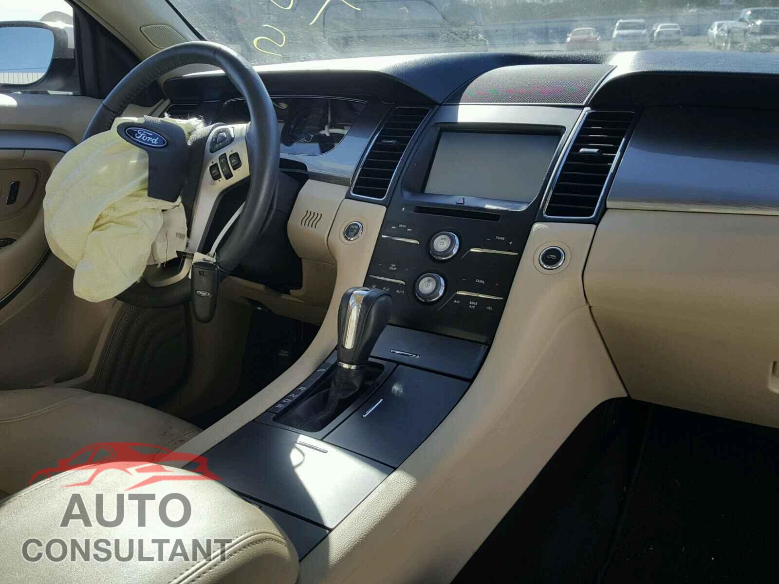 FORD TAURUS 2015 - 1FAHP2E82FG206077