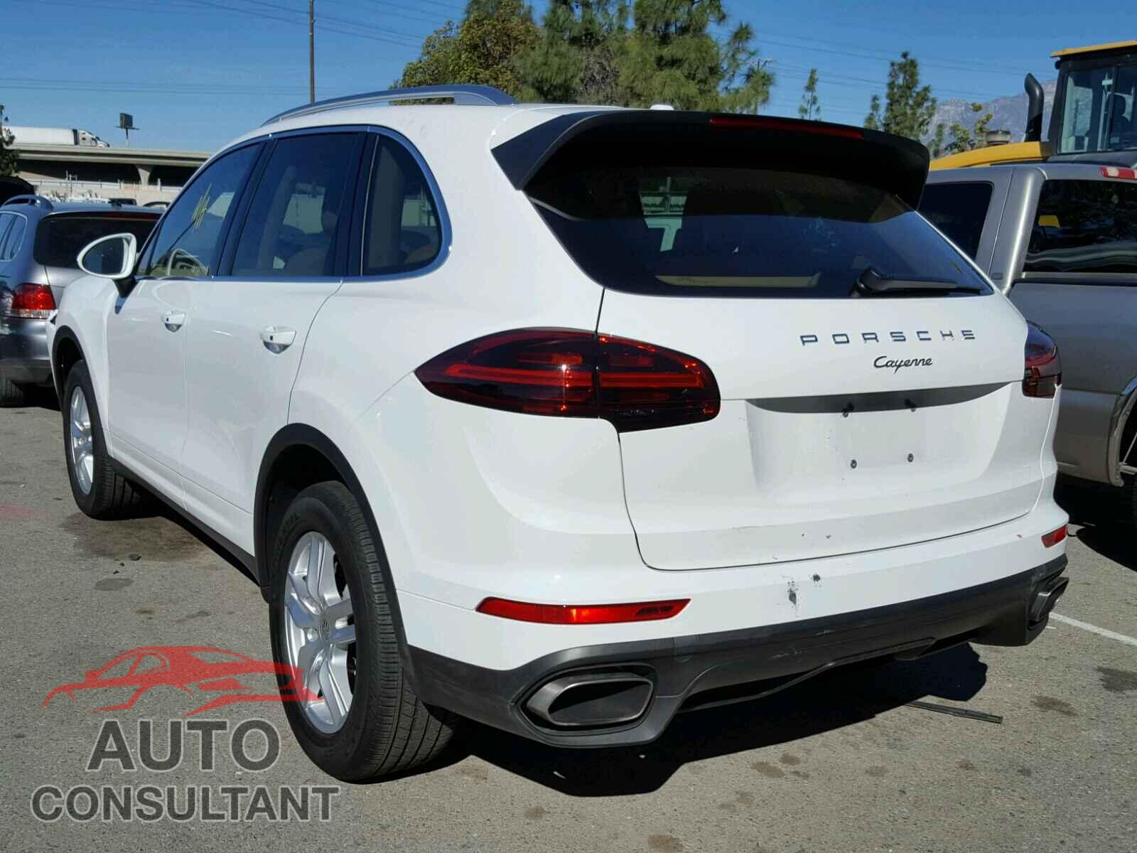 PORSCHE CAYENNE 2016 - WP1AA2A29GKA37509