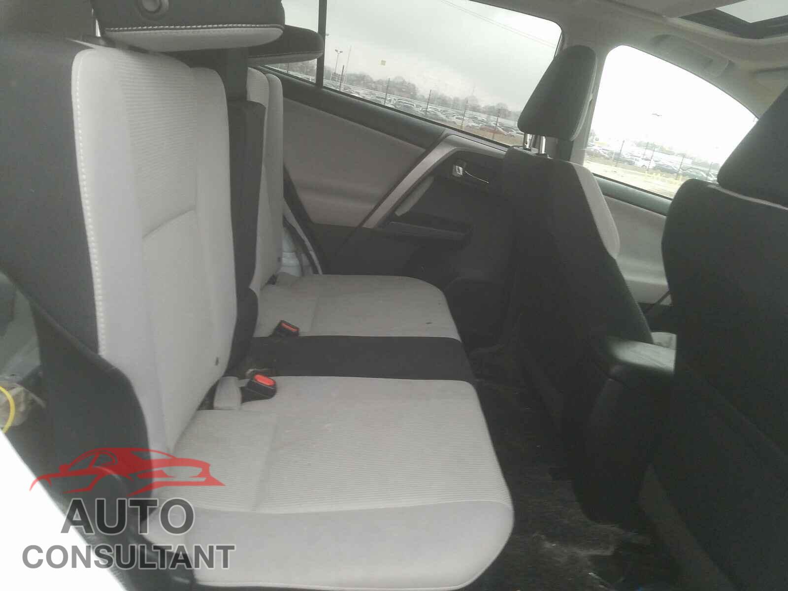 TOYOTA RAV4 2018 - 2T3RFREV2JW853513