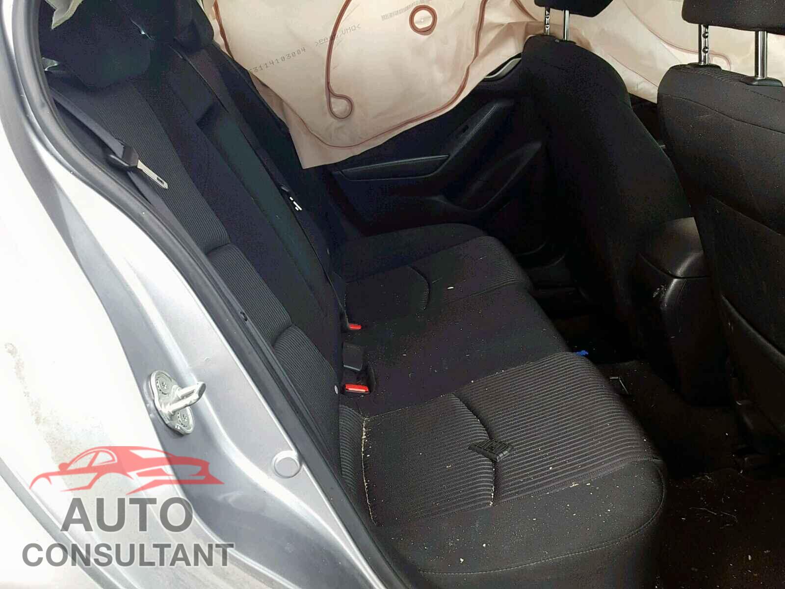 MAZDA 3 2015 - 3N1AB7AP6HY265481
