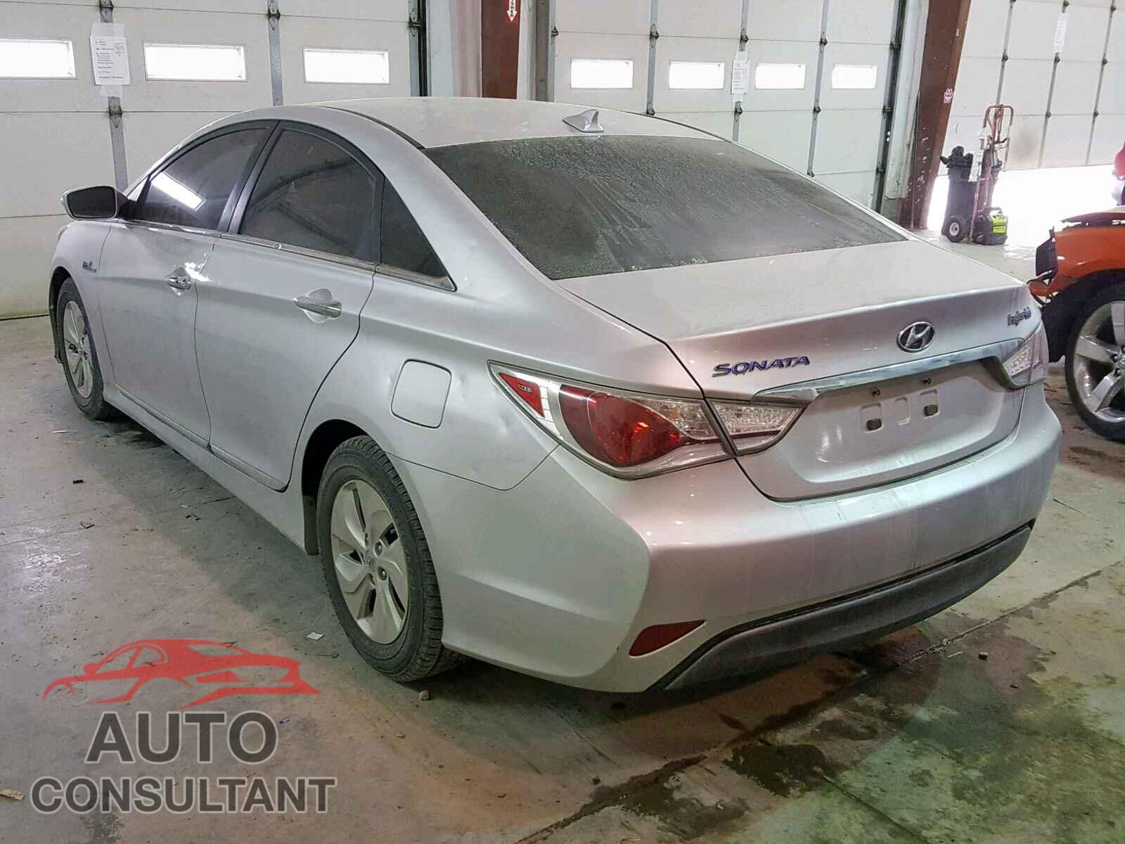 HYUNDAI SONATA 2013 - KMHEC4A44DA068870