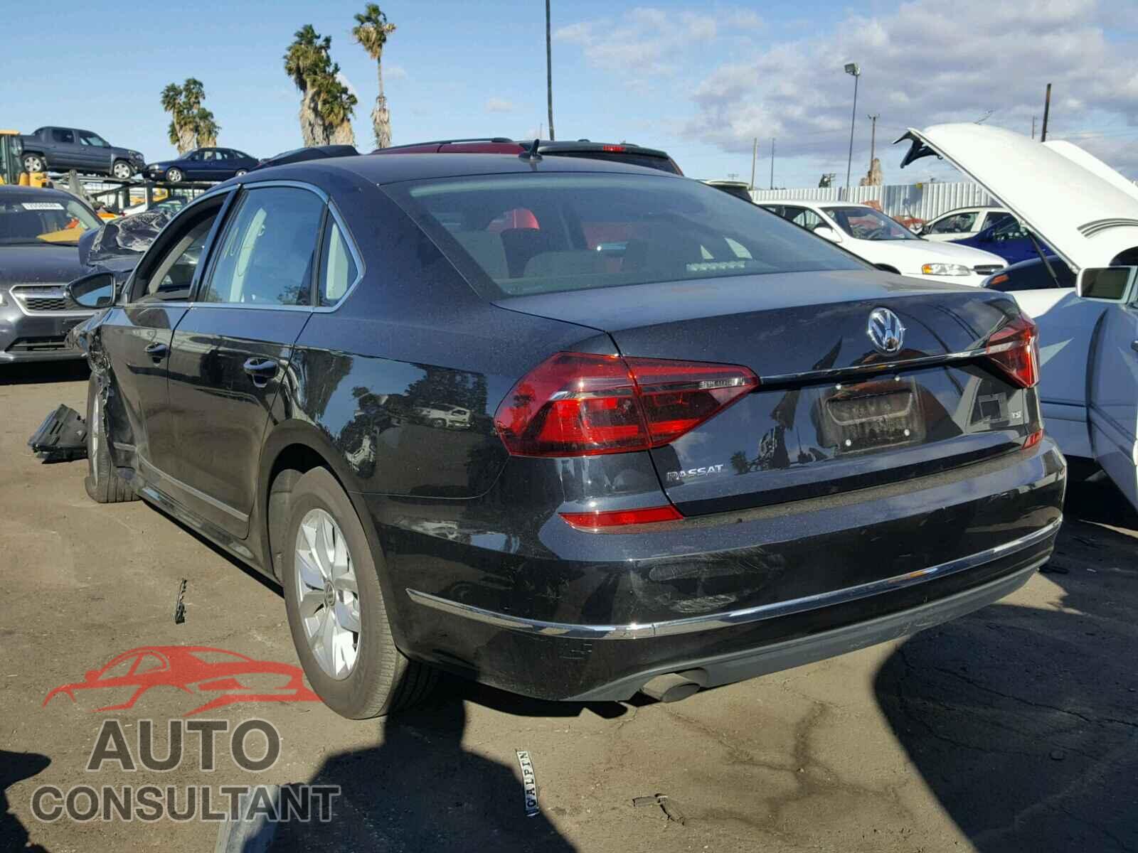 VOLKSWAGEN PASSAT 2017 - 1VWAT7A37HC082930