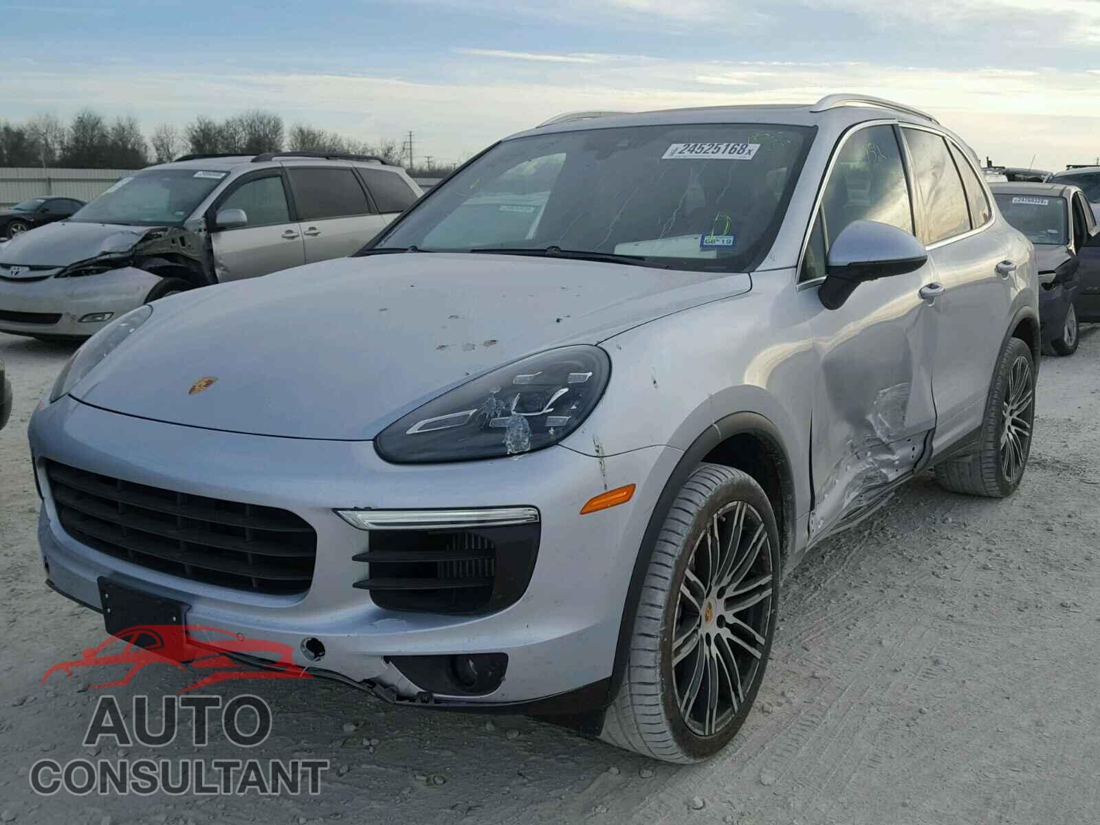 PORSCHE CAYENNE 2017 - WP1AB2A24HLA52671