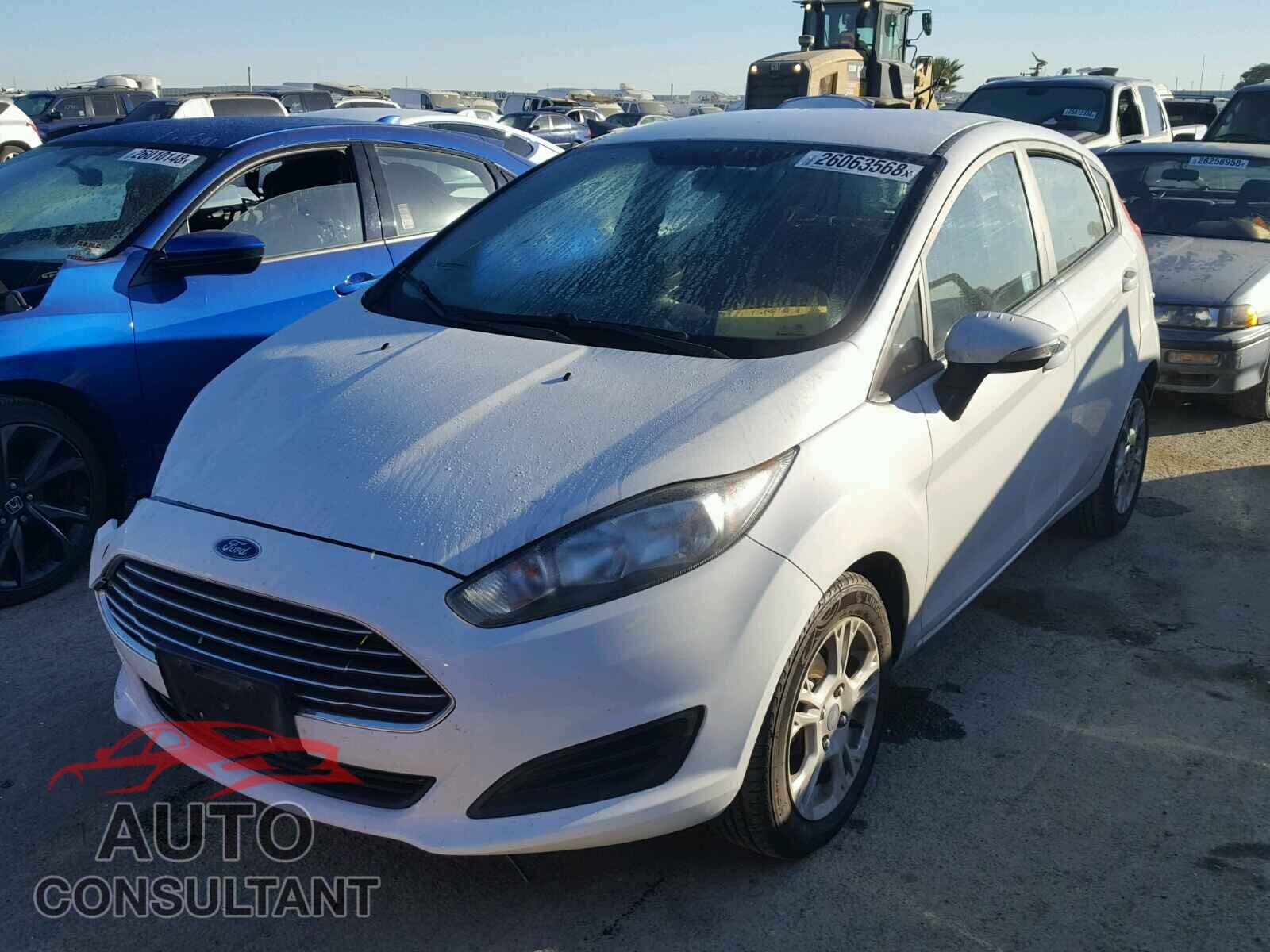 FORD FIESTA 2015 - 3FADP4EJ8FM208421