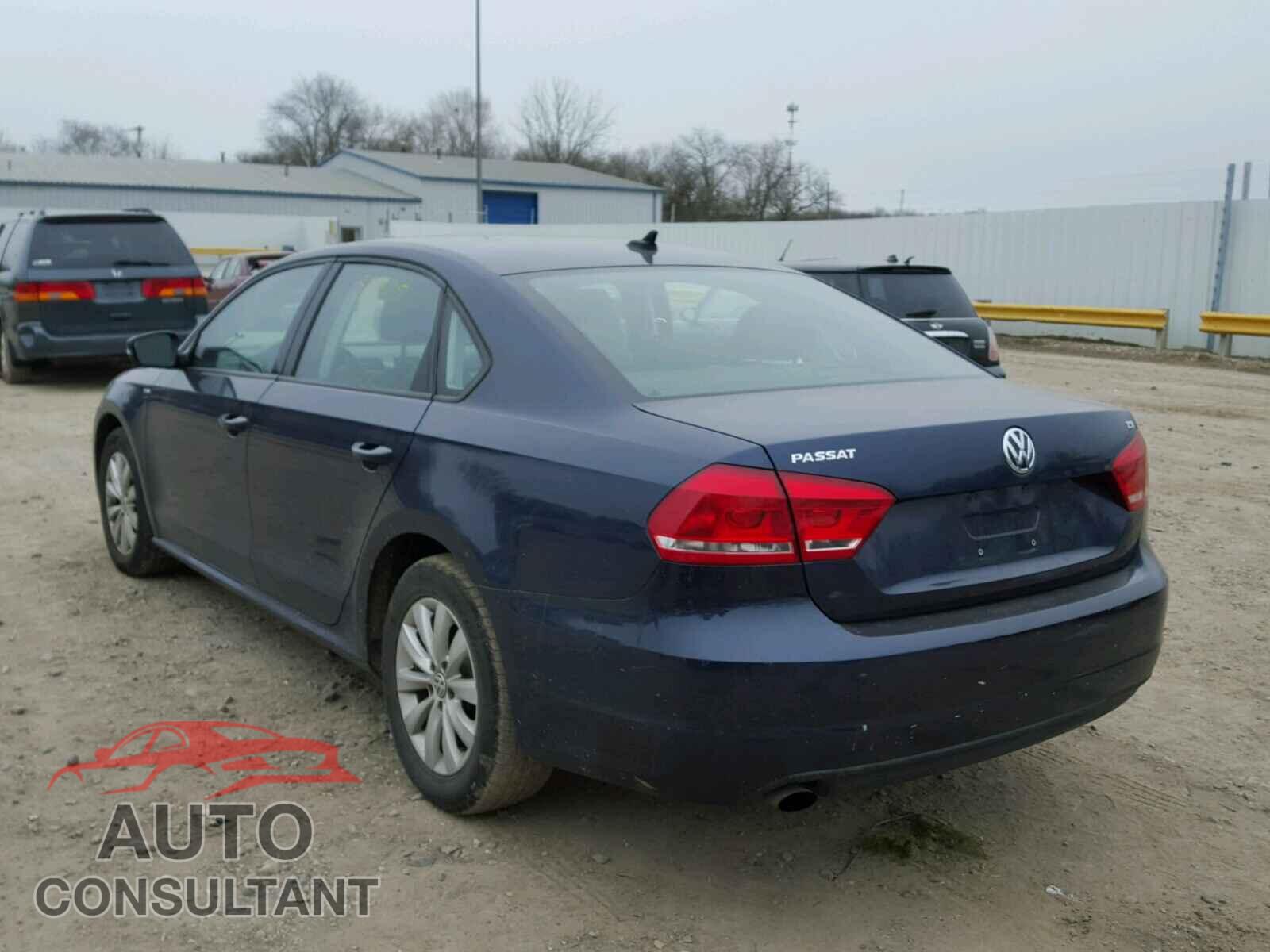 VOLKSWAGEN PASSAT 2015 - 1VWAT7A30FC041651