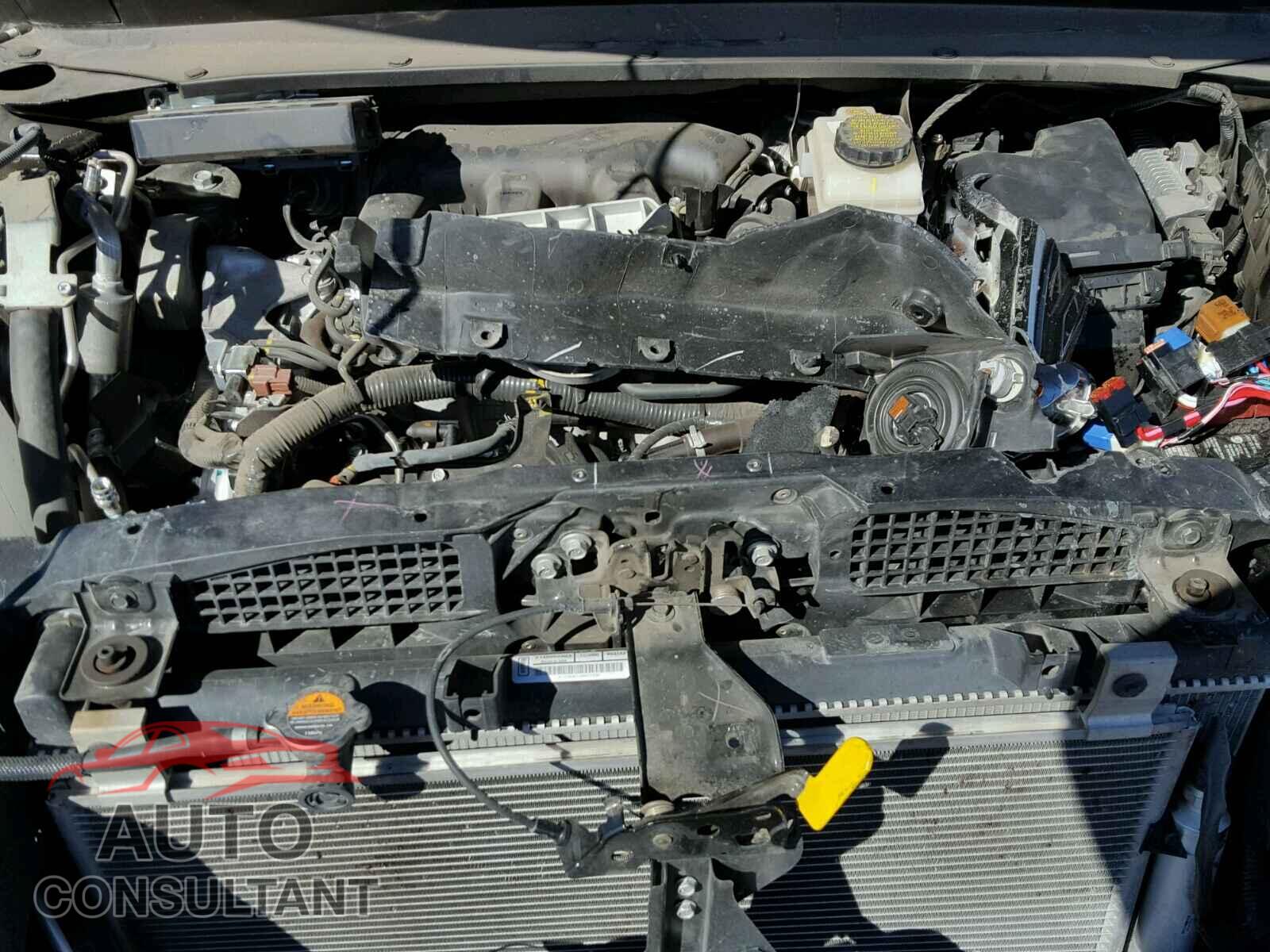 NISSAN PATHFINDER 2017 - 5N1DR2MN4HC669404