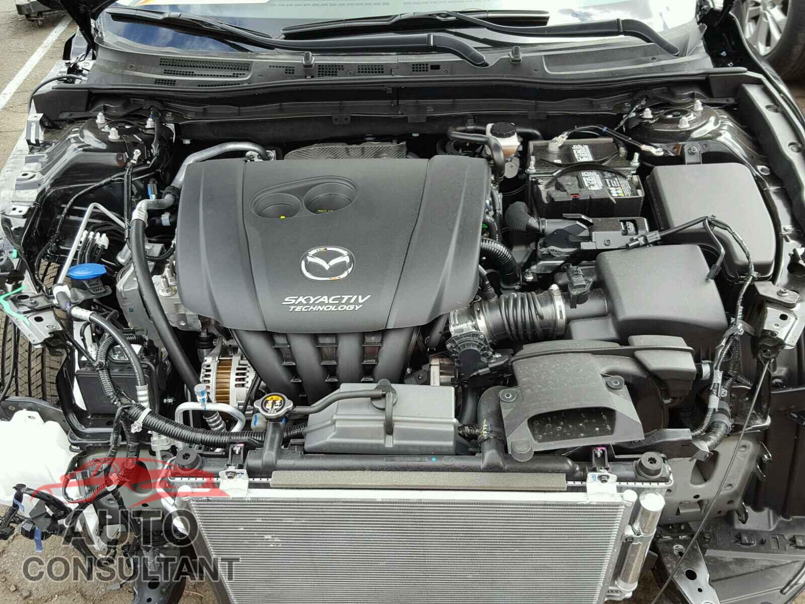 MAZDA 3 2018 - 3MZBN1U74JM191733